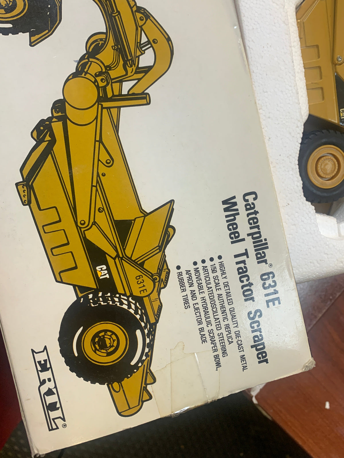 Caterpillar 631E Wheel Tractor Scraper 1/50 Scale ( Vintage ERTL, CAT) product image 10, provided for visual reference and