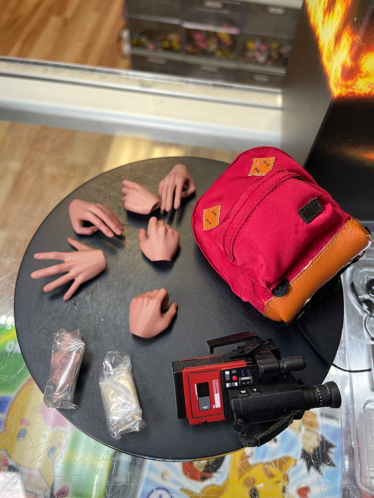 Marty Mcfly & Einstein #MMS573 (Hot Toys, Marvel) **COMPLETE** product image 2, provided for visual reference and product