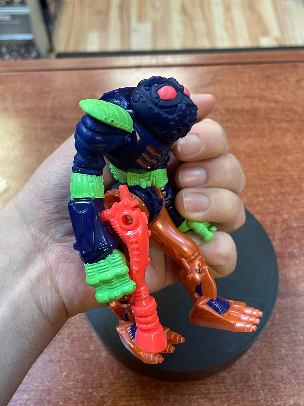 Toadborg (Vintage Bucky O'Hare, Playmates) COMPLETE product image 6, provided for visual reference and product detail review