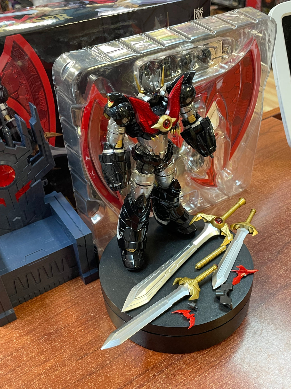 Mazinkaizer With Throne (Goodsmile Company Hagane Works, Sentinel) OPEN BOX product image 6, provided for visual reference