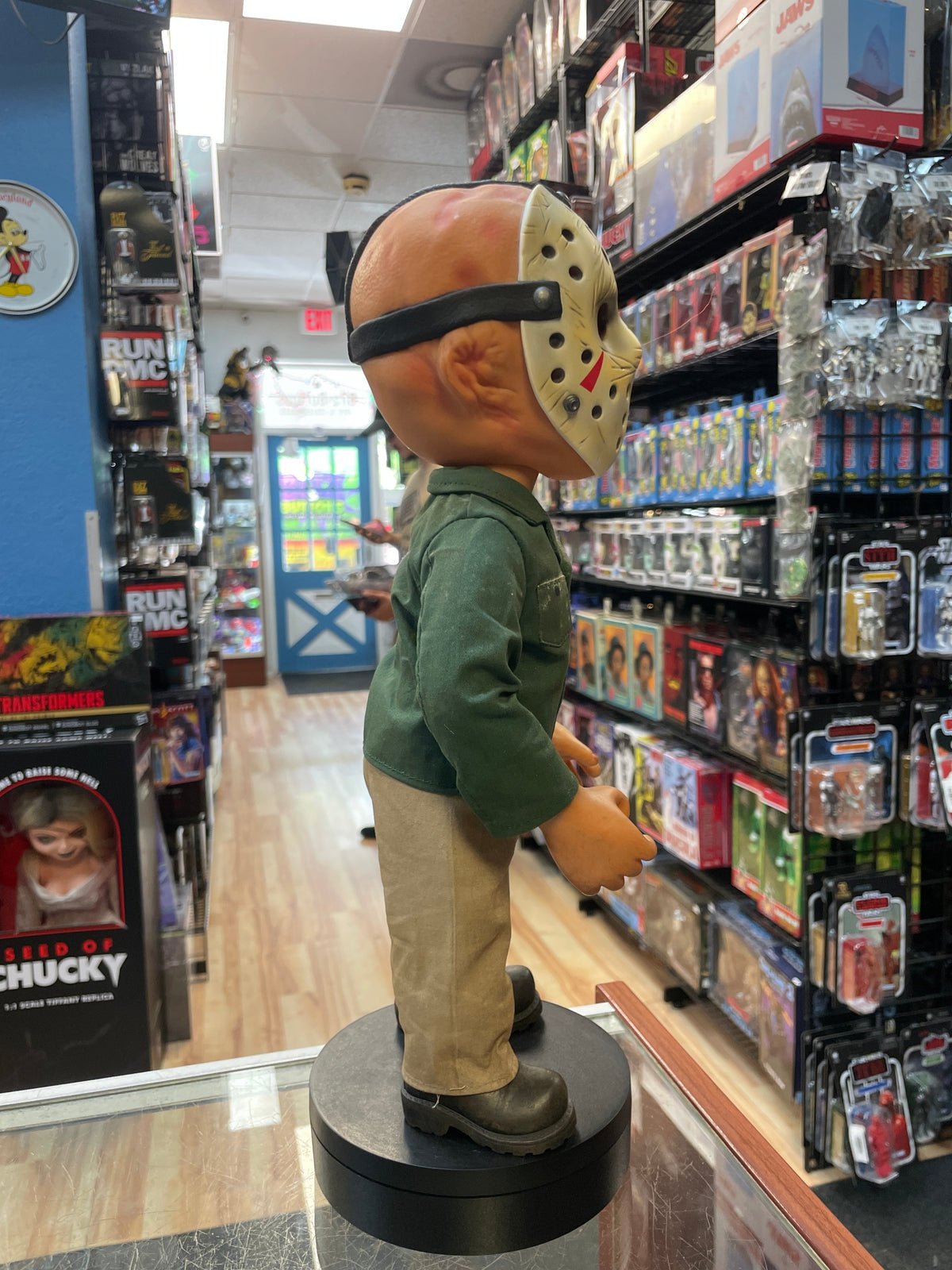 Jason Voorhess with Sound (Friday the 13th, Mezco Mega Scale) product image 2, provided for visual reference and product