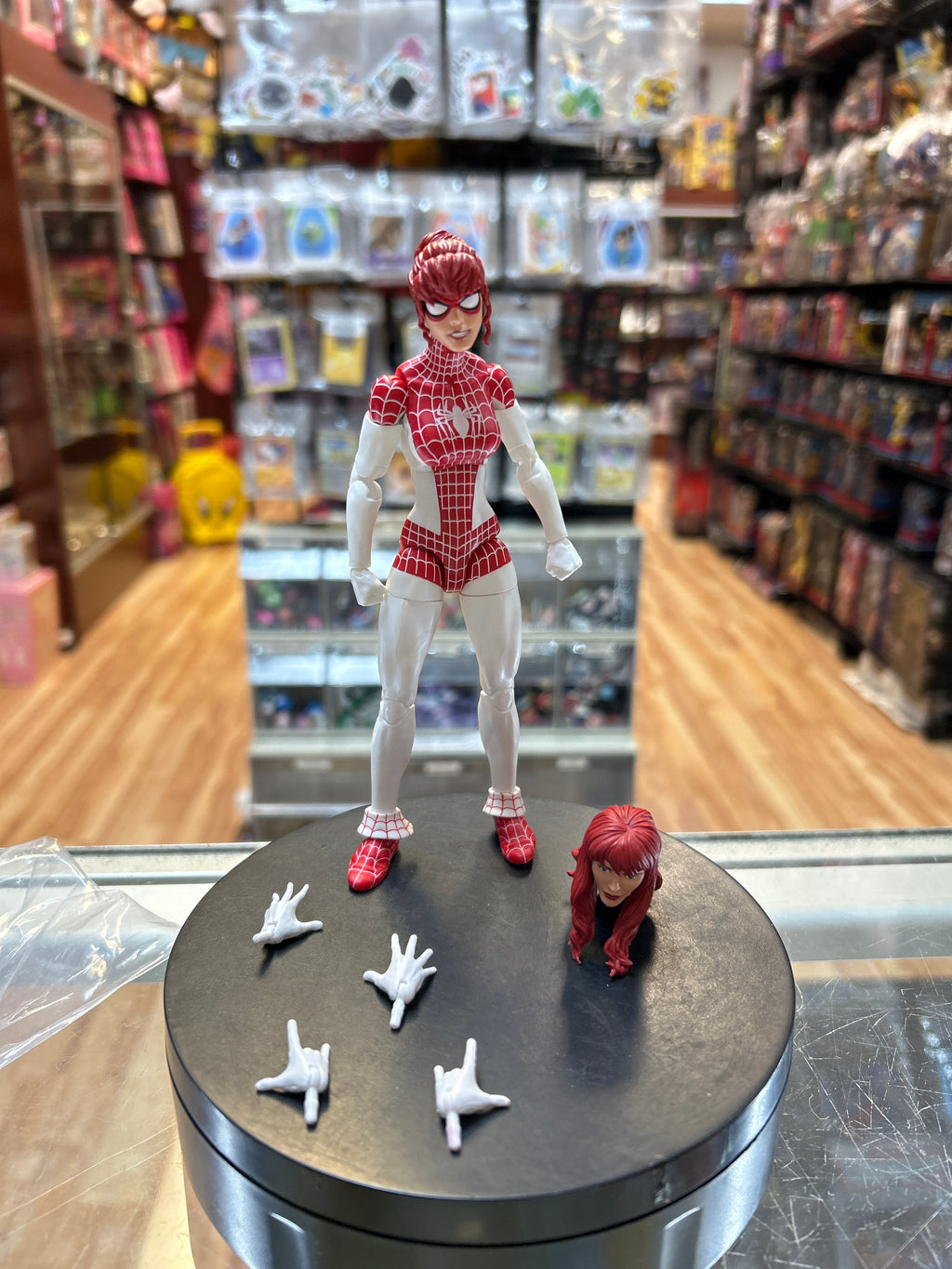 Spinneret (Marvel Legends, Hasbro)**COMPLETE** product image 1, provided for visual reference and product detail review