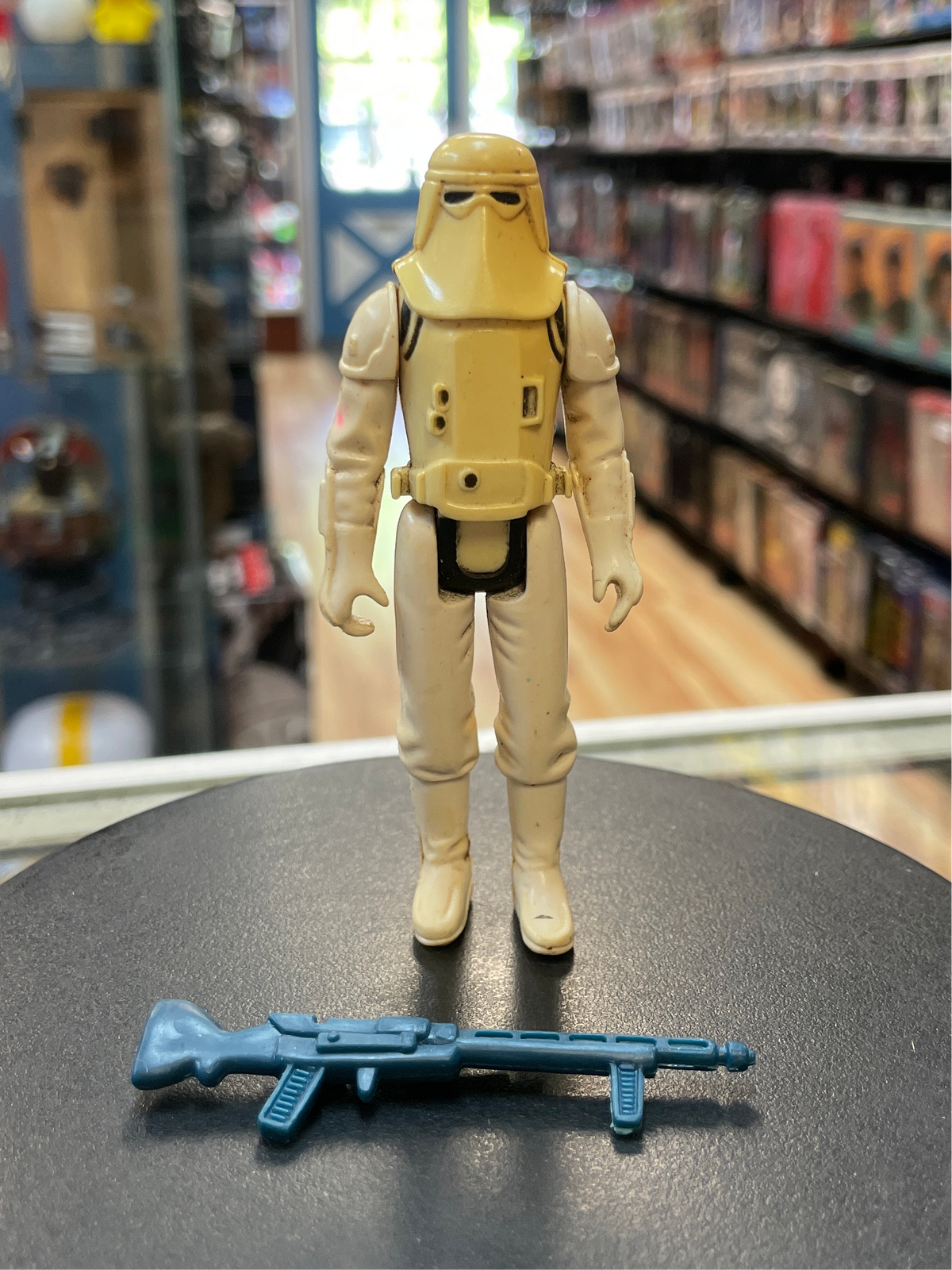 Snow Trooper (Vintage Star Wars, Kenner)**COMPLETE** product image 1, provided for visual reference and product detail review