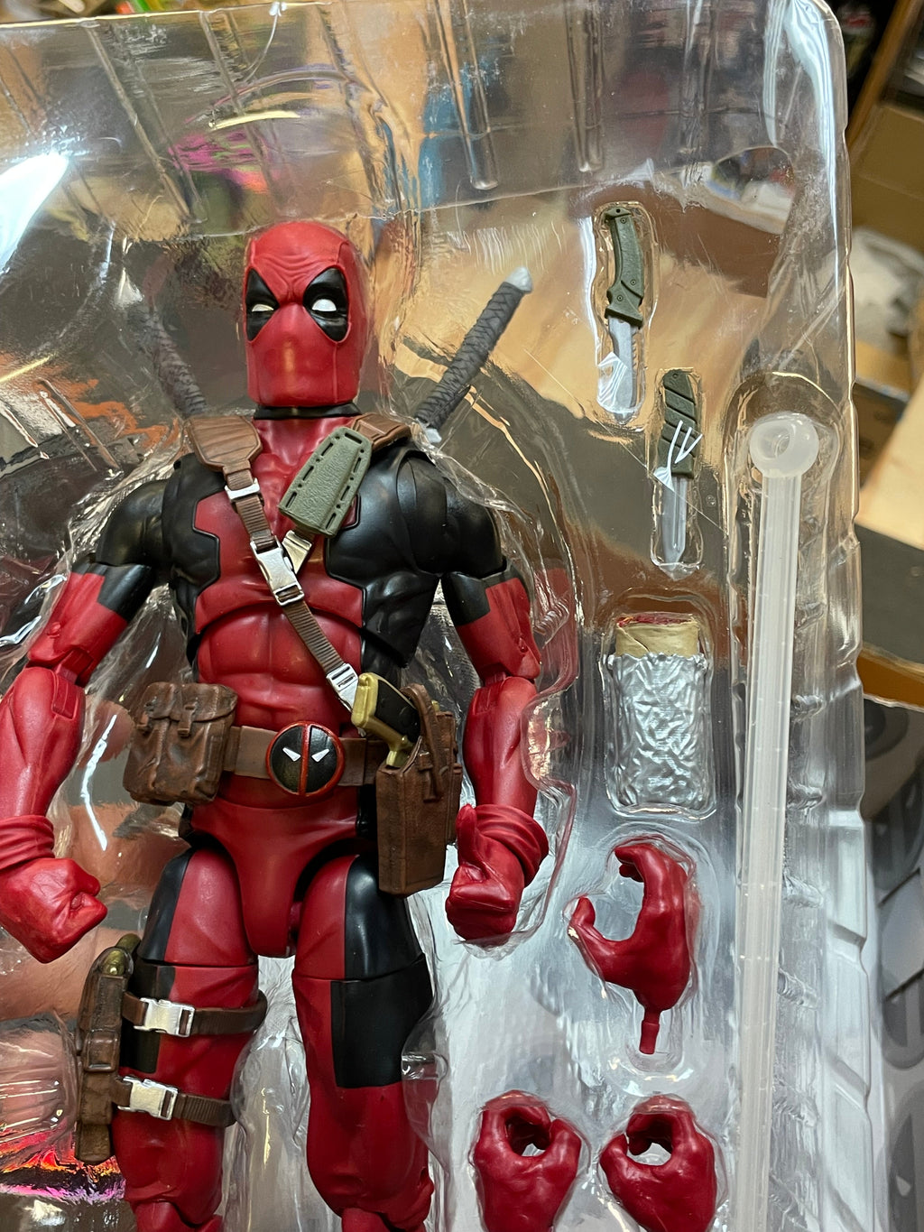 Red Suit Deadpool -Deluxe- (Marvel Legends, Hasbro) **Complete** product image 8, provided for visual reference and product