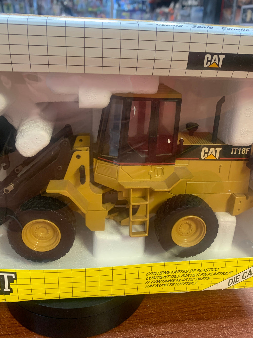 Caterpillar Compact CAT IT18F Front Loader 1/25 ( Vintage JOAL, CAT) product image 4, provided for visual reference and