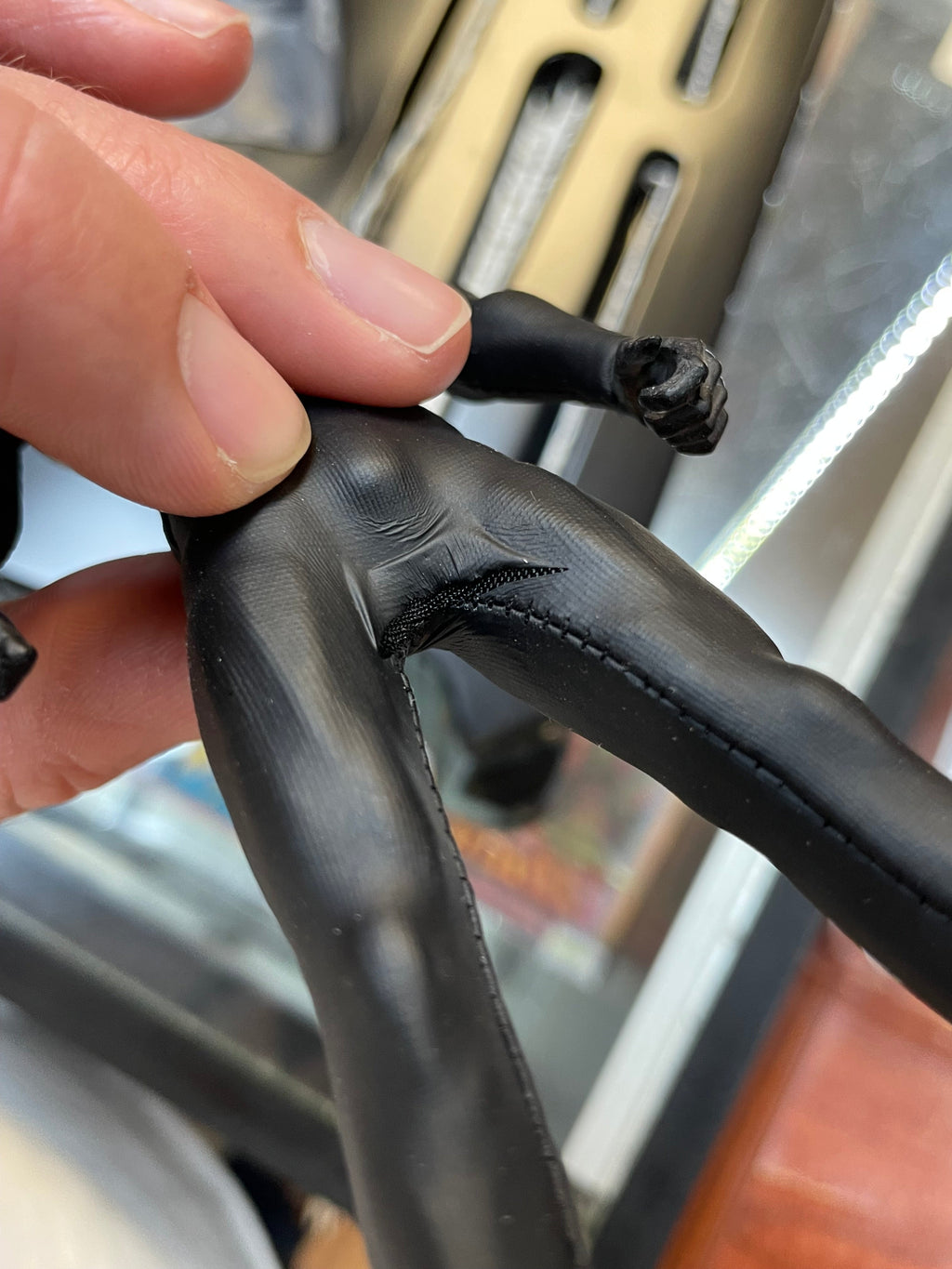 Black Suit Symbiote Spider-Man PX Exclusive (Mezco One:12, Mezco Toyz) COMPLETE product image 18, provided for visual