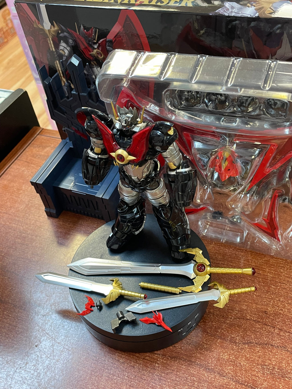 Mazinkaizer With Throne (Goodsmile Company Hagane Works, Sentinel) OPEN BOX product image 8, provided for visual reference