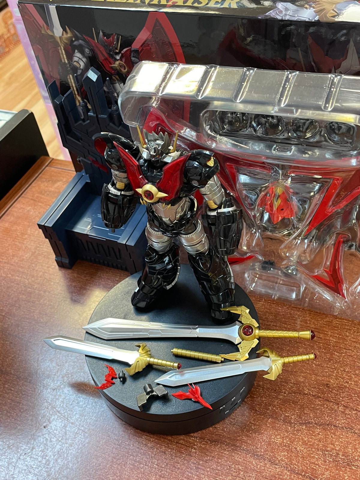 Mazinkaizer With Throne (Goodsmile Company Hagane Works, Sentinel) OPEN BOX product image 8, provided for visual reference