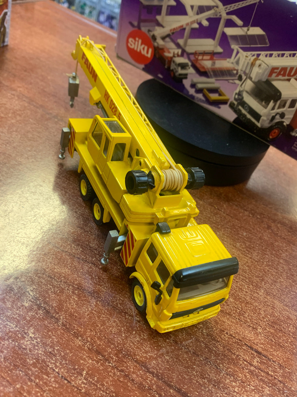 Caterpillar Mercedes SK Faun Telescopic Crane 1/55 Scale ( Vintage SIKO, CAT) product image 9, provided for visual reference