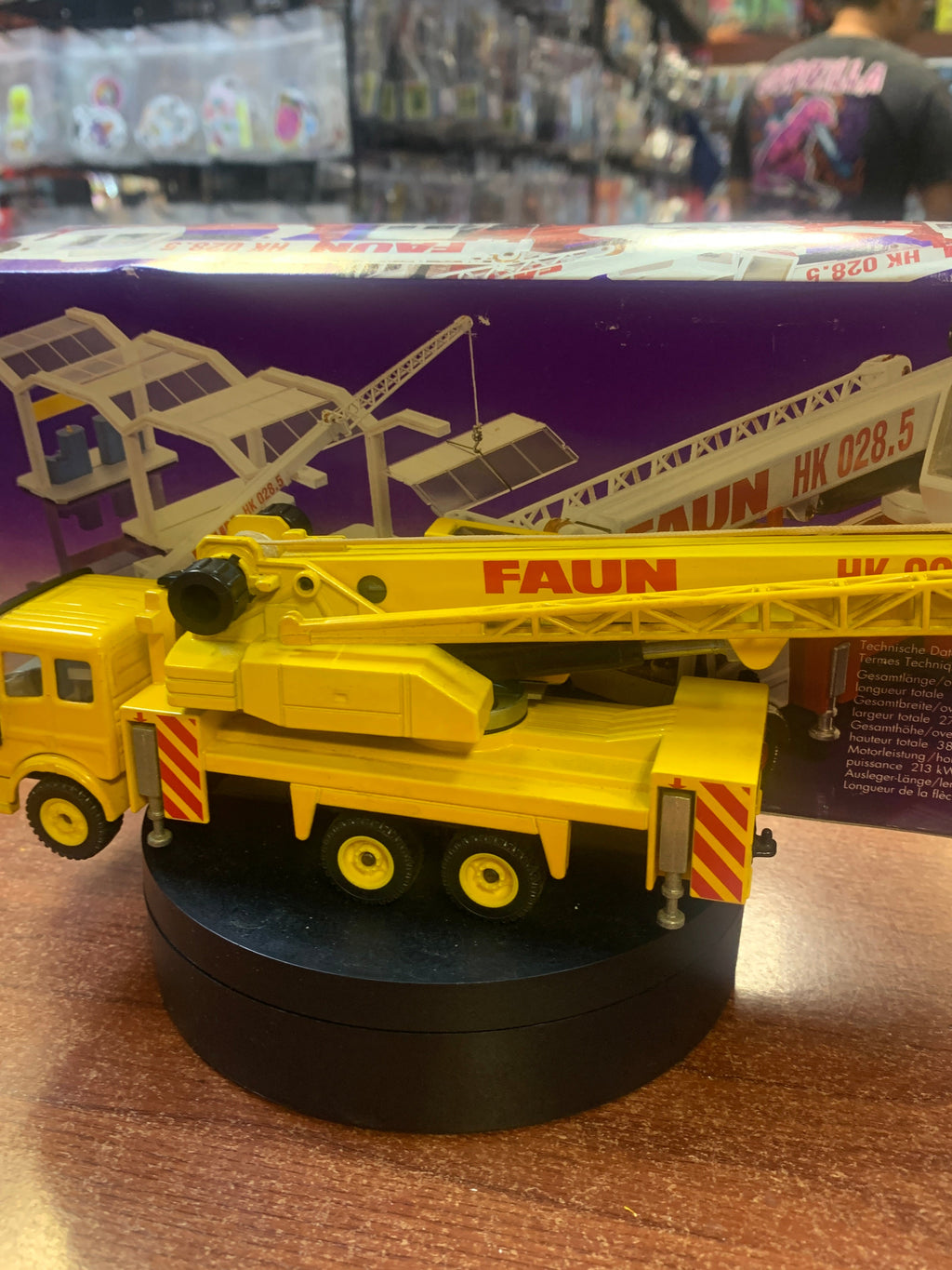 Caterpillar Mercedes SK Faun Telescopic Crane 1/55 Scale ( Vintage SIKO, CAT) product image 7, provided for visual reference