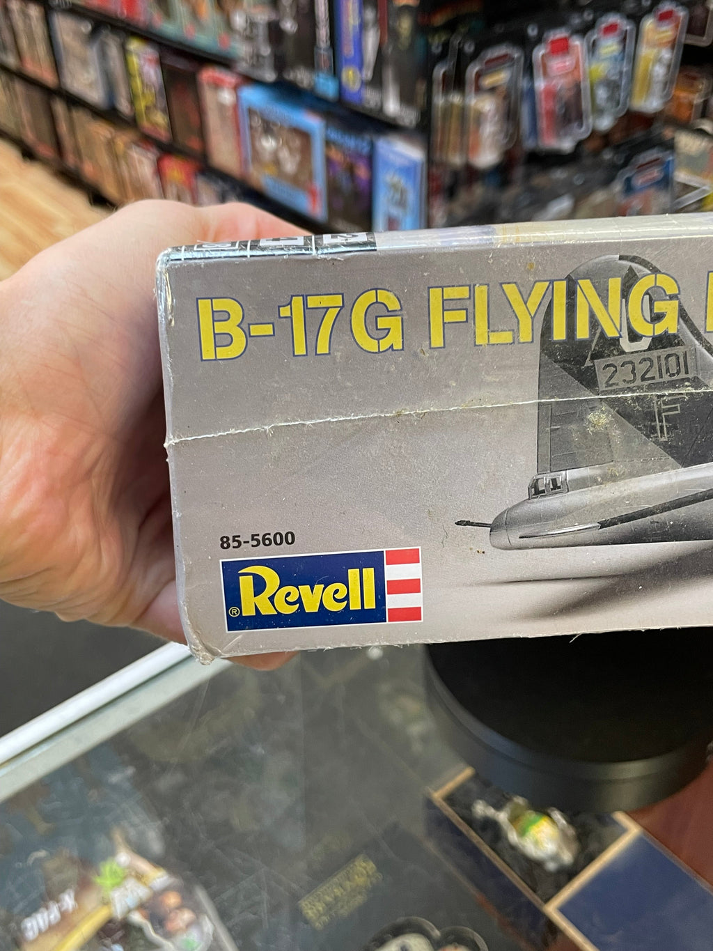 B-17G Flying Fortress 1:48 #85-5600 (Revell Monogram, Model Kit) SEALED product image 11, provided for visual reference and