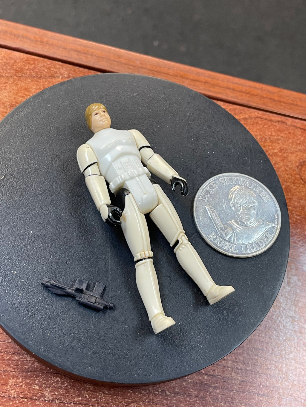 Stormtrooper Luke Skywalker with Black Blaster & Coin (Vintage Star Wars, Kenner) product image 6, provided for visual