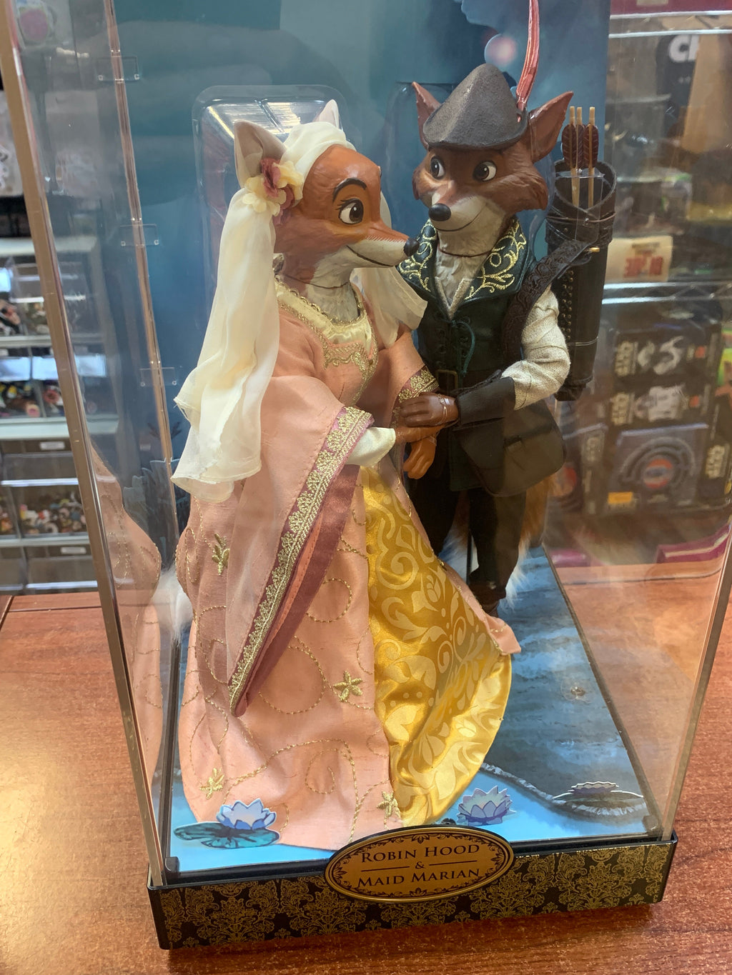 Robin Hood & Maid Marian (Disney Designer Series, Robin Hood) SEALED product image 6, provided for visual reference and