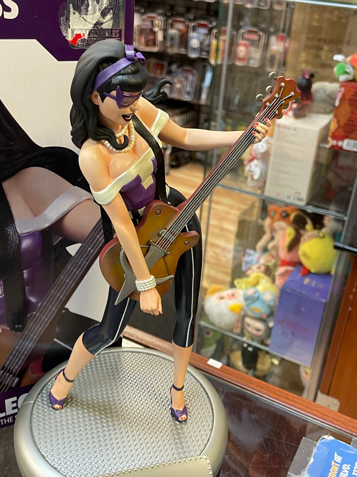 The Huntress DC Bombshells Statue (DC Collectibles, DC Direct) COMPLETE product image 6, provided for visual reference and