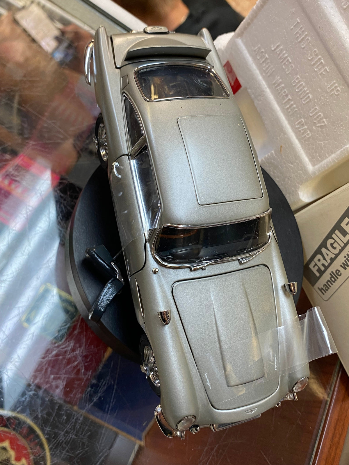 James Bond 007 Aston Martin DB5 1/24 Scale (Danbury Mint, Diecast) product image 3, provided for visual reference and
