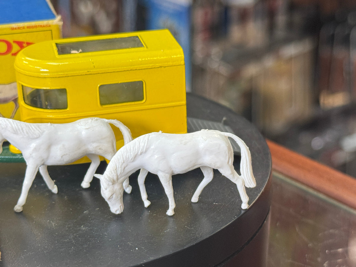 Yellow Pony Trailer with Horses Diecast (Vintage Matchbox, Lesney) product image 6, provided for visual reference and