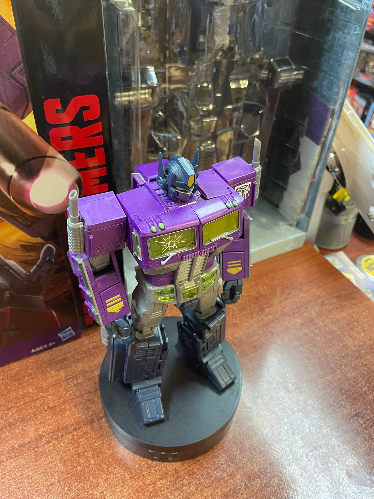 Shattered Glass Optimus Prime (Transformers Generations, Hasbro) **COMPLETE** product image 6, provided for visual reference