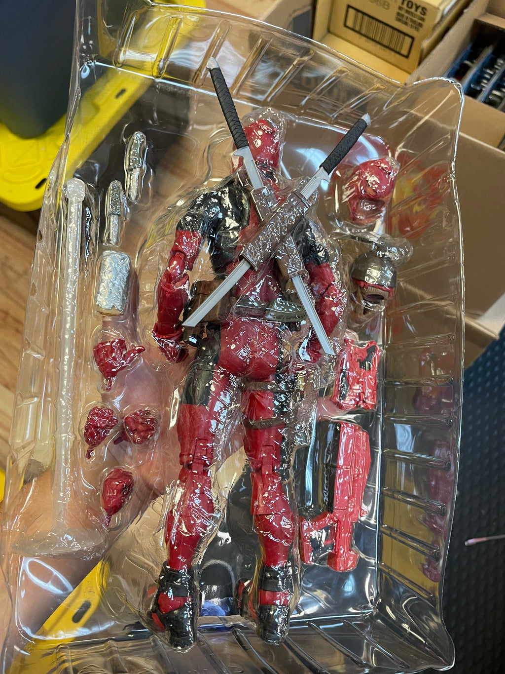 Deadpool -Deluxe 12"- (Marvel Legends, Hasbro) **COMPLETE** product image 6, provided for visual reference and product