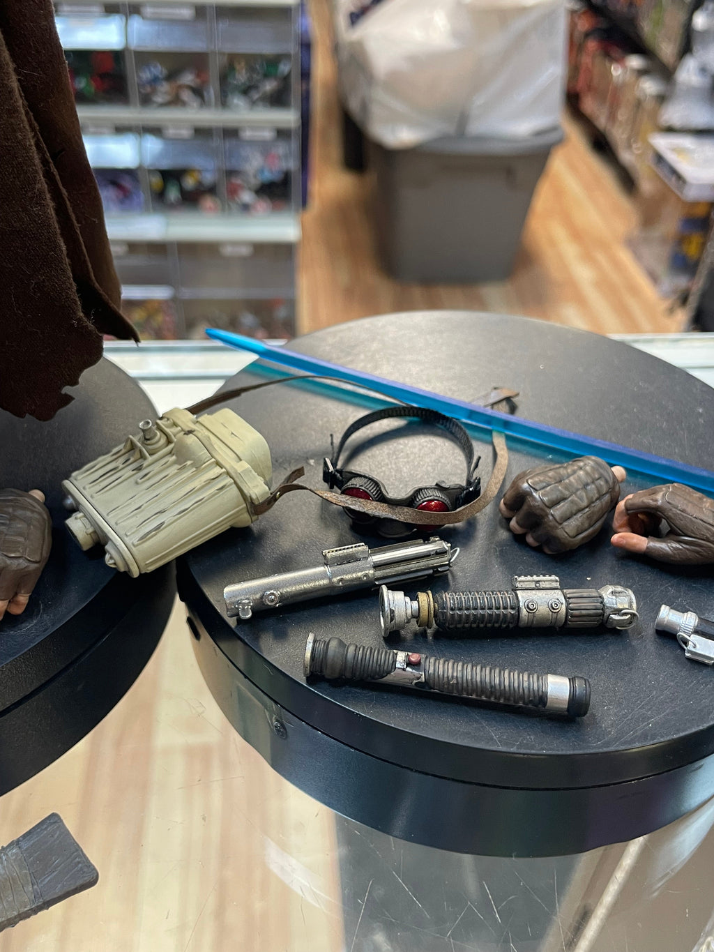 Obi Wan Kenobi Mythos 1/6 Scale (Star Wars, Sideshow) COMPLETE product image 15, provided for visual reference and product
