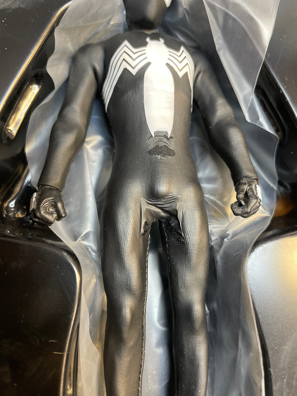 Black Suit Symbiote Spider-Man PX Exclusive (Mezco One:12, Mezco Toyz) COMPLETE product image 35, provided for visual