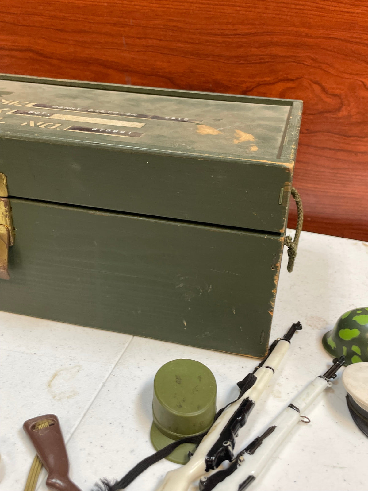 Action Marine with Foot Locker (Vintage 12” GI Joe, Hasbro) **Original** product image 45, provided for visual reference and