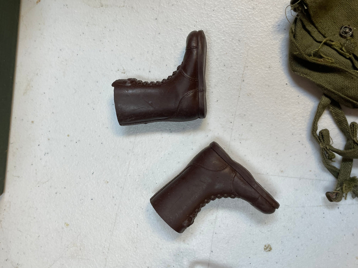 Action Marine with Foot Locker (Vintage 12” GI Joe, Hasbro) **Original** product image 6, provided for visual reference and
