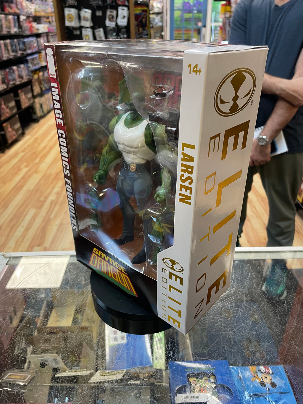 Larsen -Elite Edition- (Savage Dragon, McFarlane) COMPLETE product image 8, provided for visual reference and product detail