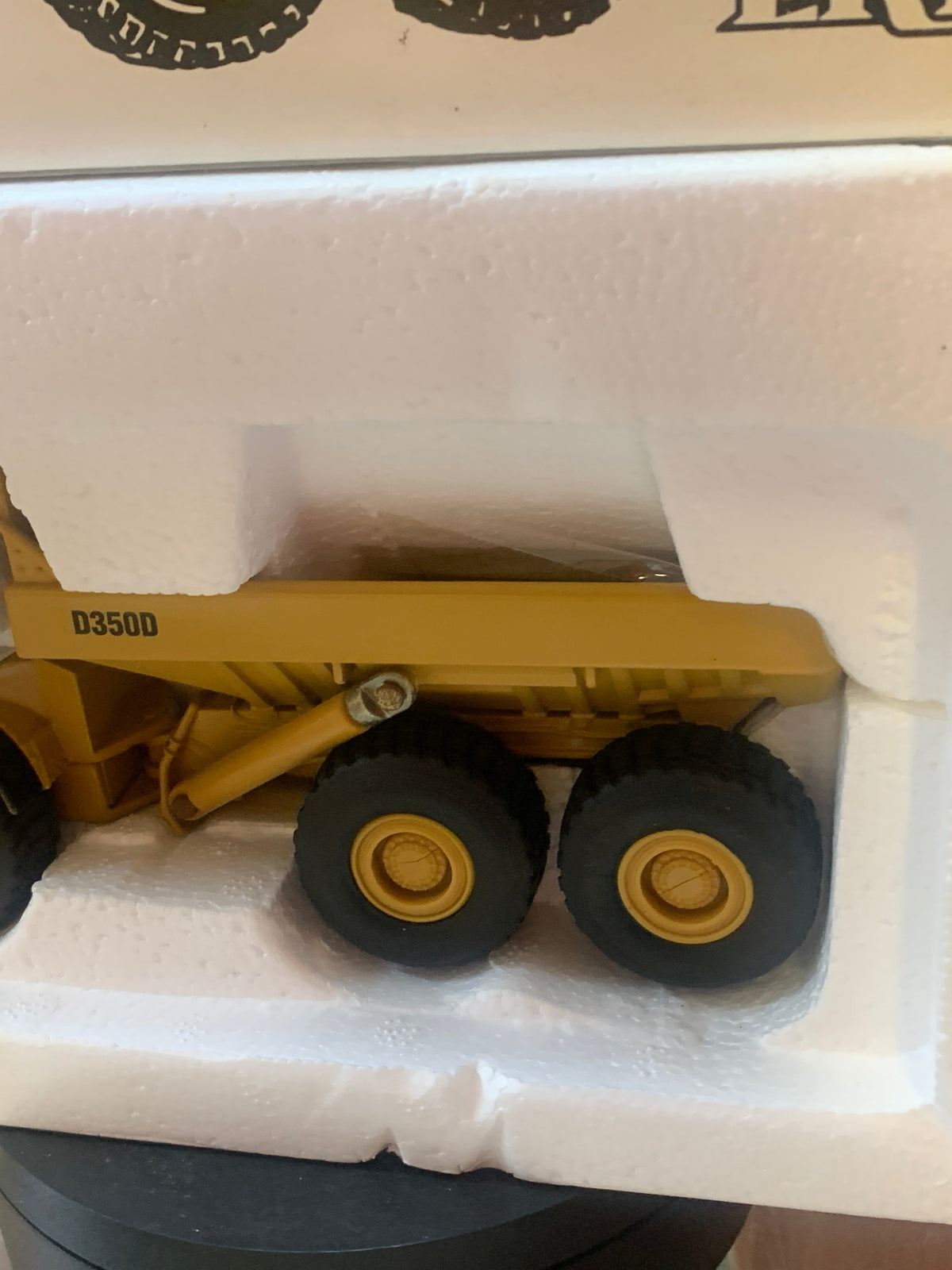Caterpillar D350D Articulated Dump Truck 1/50 Scale ( Vintage ERTL, CAT) product image 2, provided for visual reference and