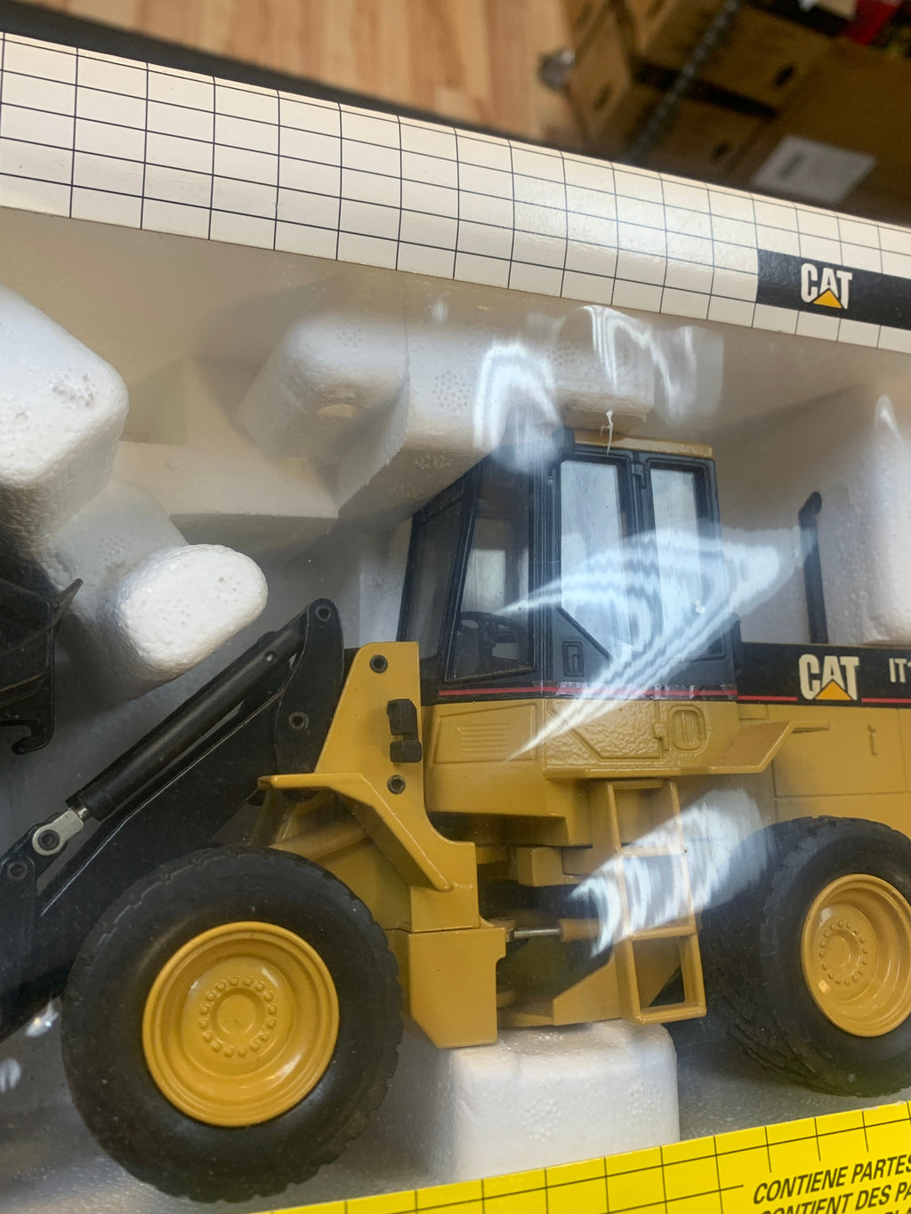 Caterpillar Compact CAT IT18F Front Loader 1/25 ( Vintage JOAL, CAT) product image 8, provided for visual reference and