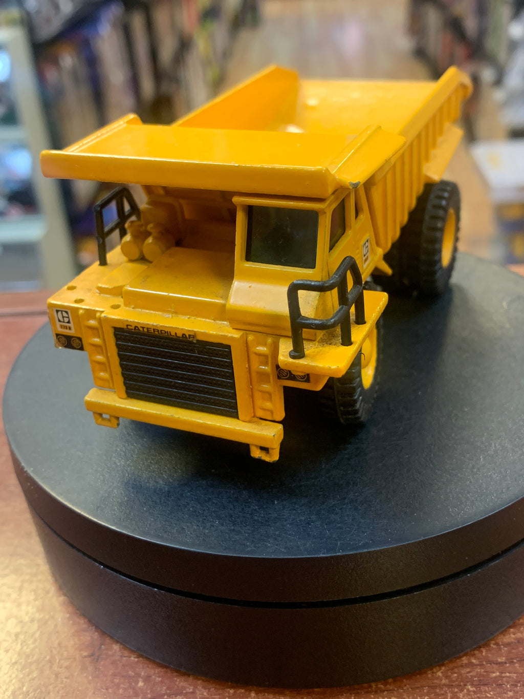 Caterpillar Compact Dumptruck 1/70 (Vintage JOAL, CAT) product image 5, provided for visual reference and product detail