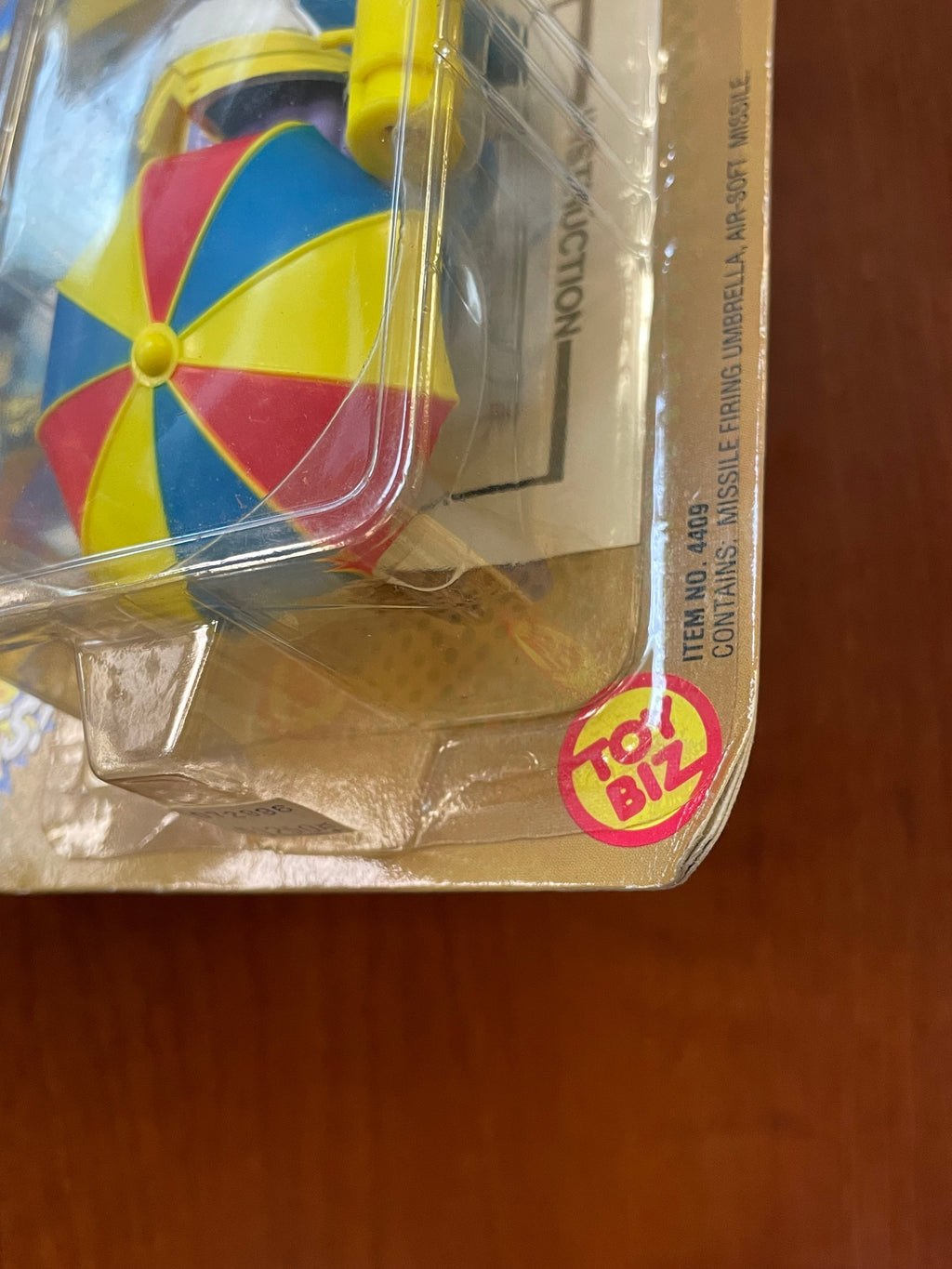 Umbrella Firing Missels Penguin (Vintage DC Comic Superheroes, Toybiz) **SEALED** product image 11, provided for visual