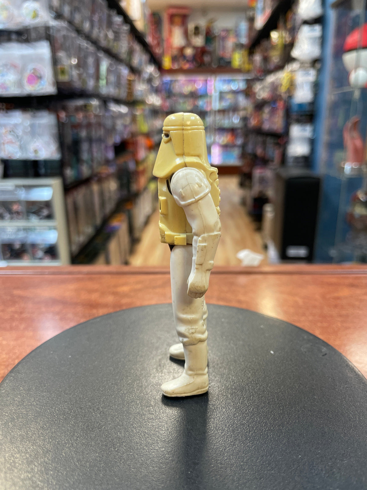 Snow Trooper (Vintage Star Wars, Kenner)**COMPLETE** product image 4, provided for visual reference and product detail review