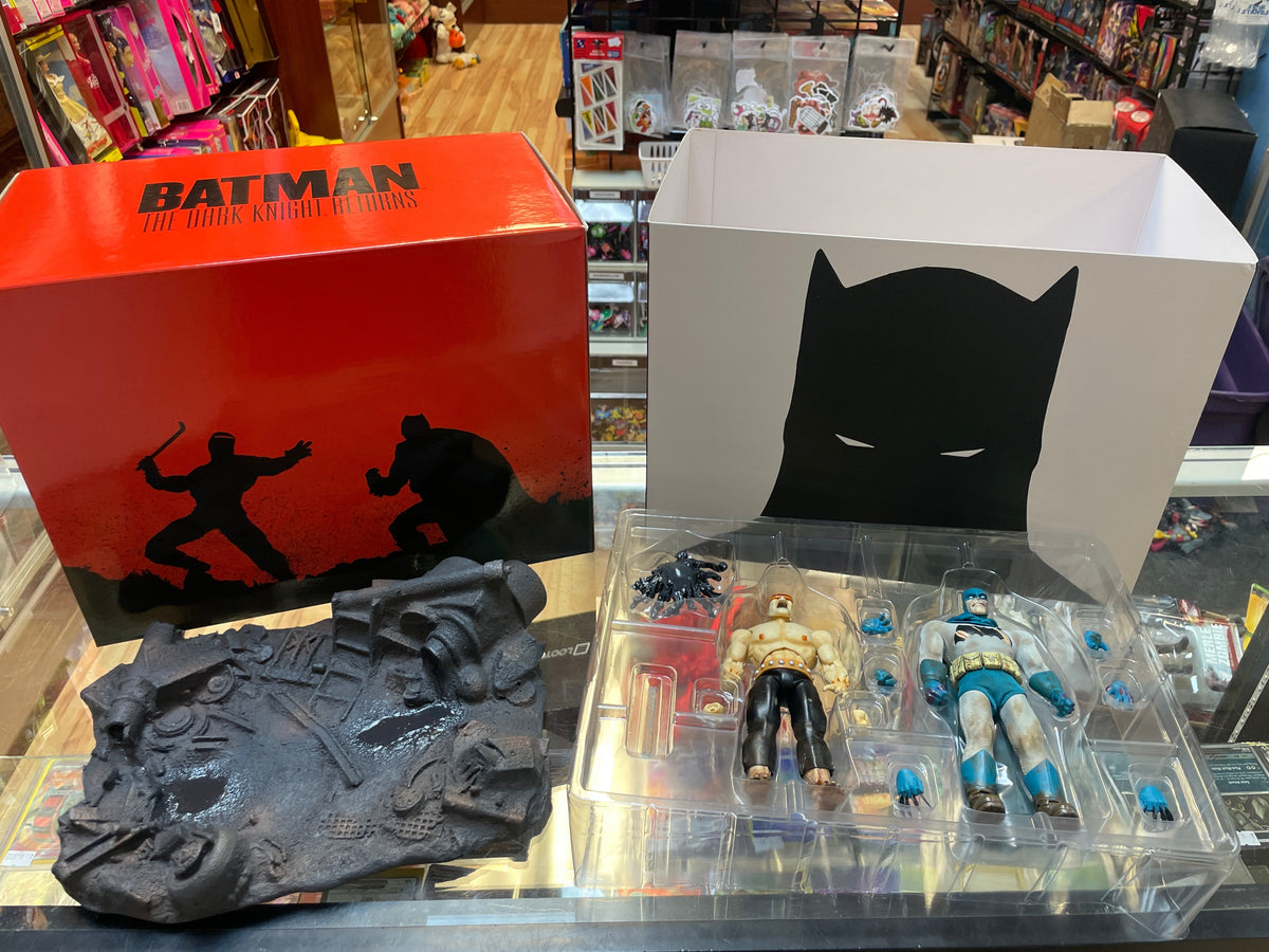 Dark Knight Returns with Mutant Leader (Batman, Mezco One:12) **SDCC Exclusive** product image 1, provided for visual