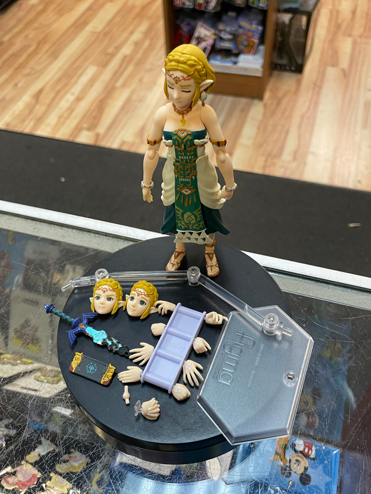 Zelda Tears Of The Kingdom Ver. #637 (The Legend Of Zelda, Figma Goodsmile Company) COMPLETE product image 4, provided for
