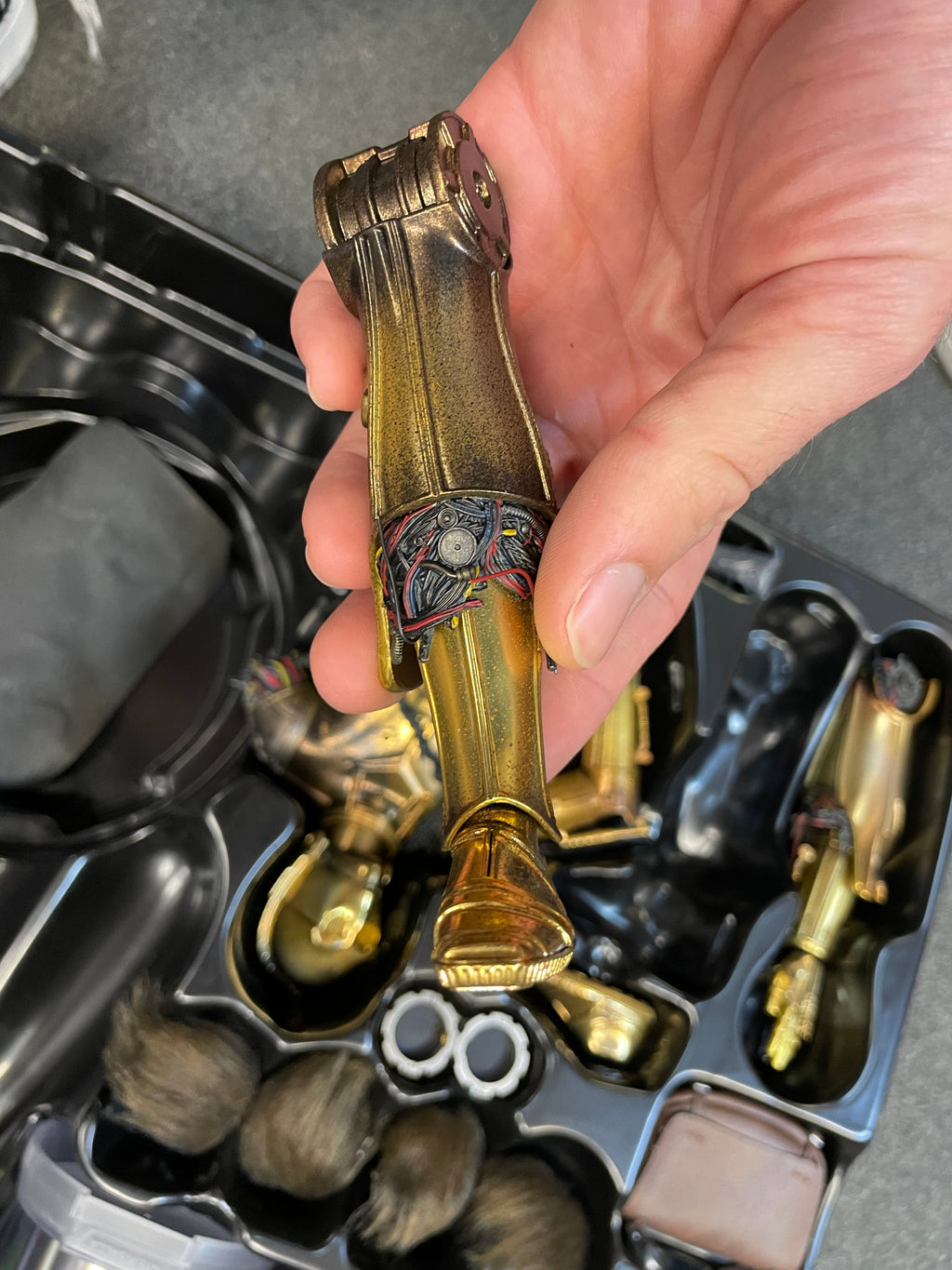Chewbacca with Disassembled C-3PO MMS766 (Star Wars Hot Toys) COMPLETE product image 31, provided for visual reference and