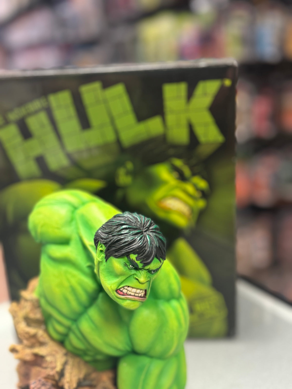 Incredible Hulk Resin Bust Statue (Marvel, Diamond Select) open Box product image 3, provided for visual reference and