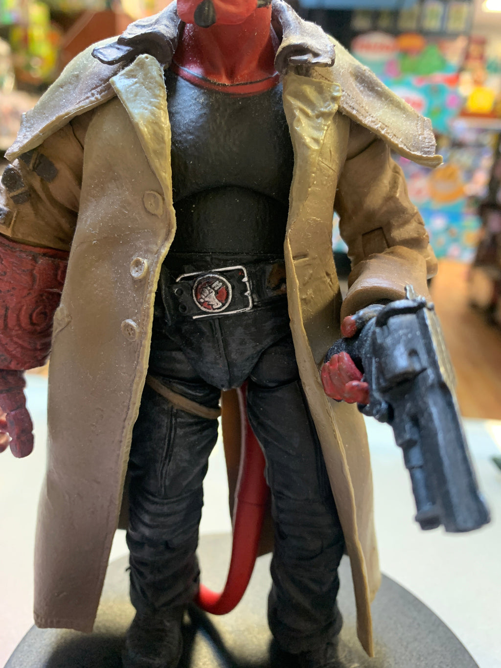 Hellboy with Accessories (Hellboy, Mezco) product image 3, provided for visual reference and product detail review