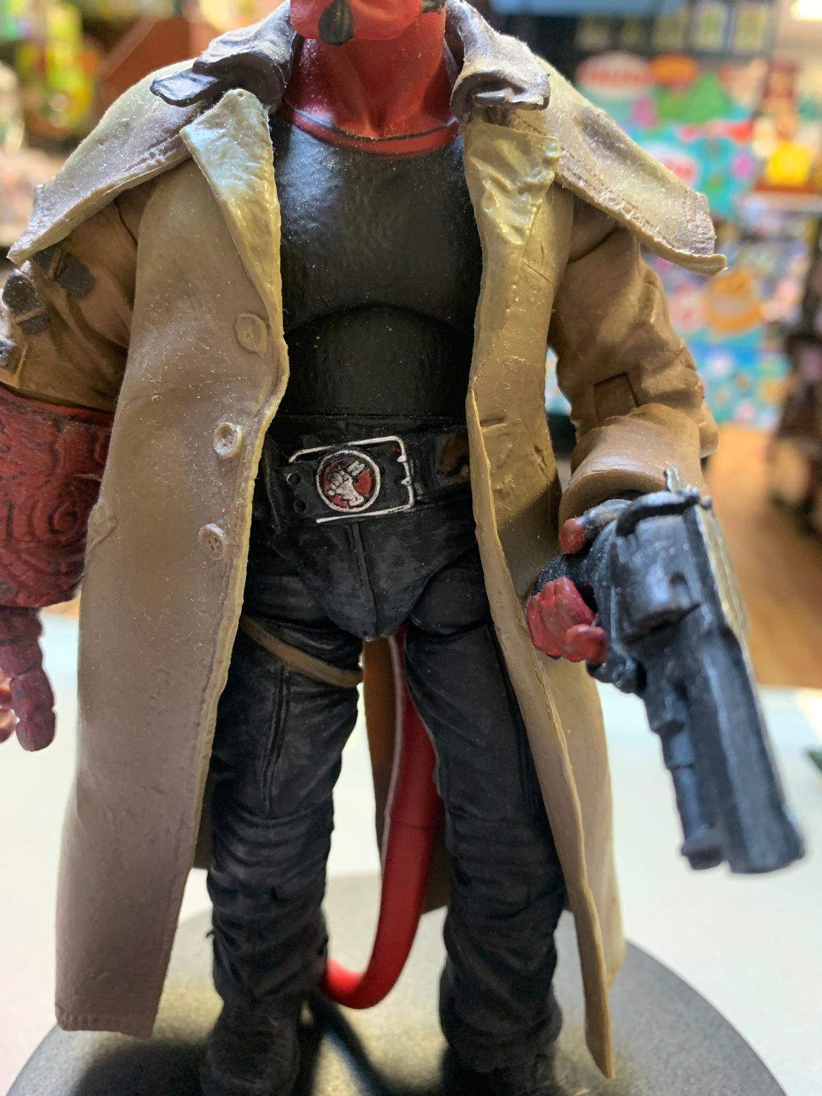Hellboy with Accessories (Hellboy, Mezco) product image 3, provided for visual reference and product detail review