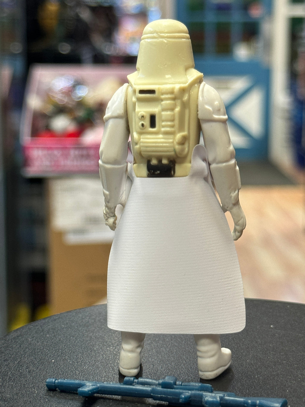 Snowtrooper with Repro Cape 4380 (Star Wars Vintage, Kenner) COMPLETE product image 5, provided for visual reference and