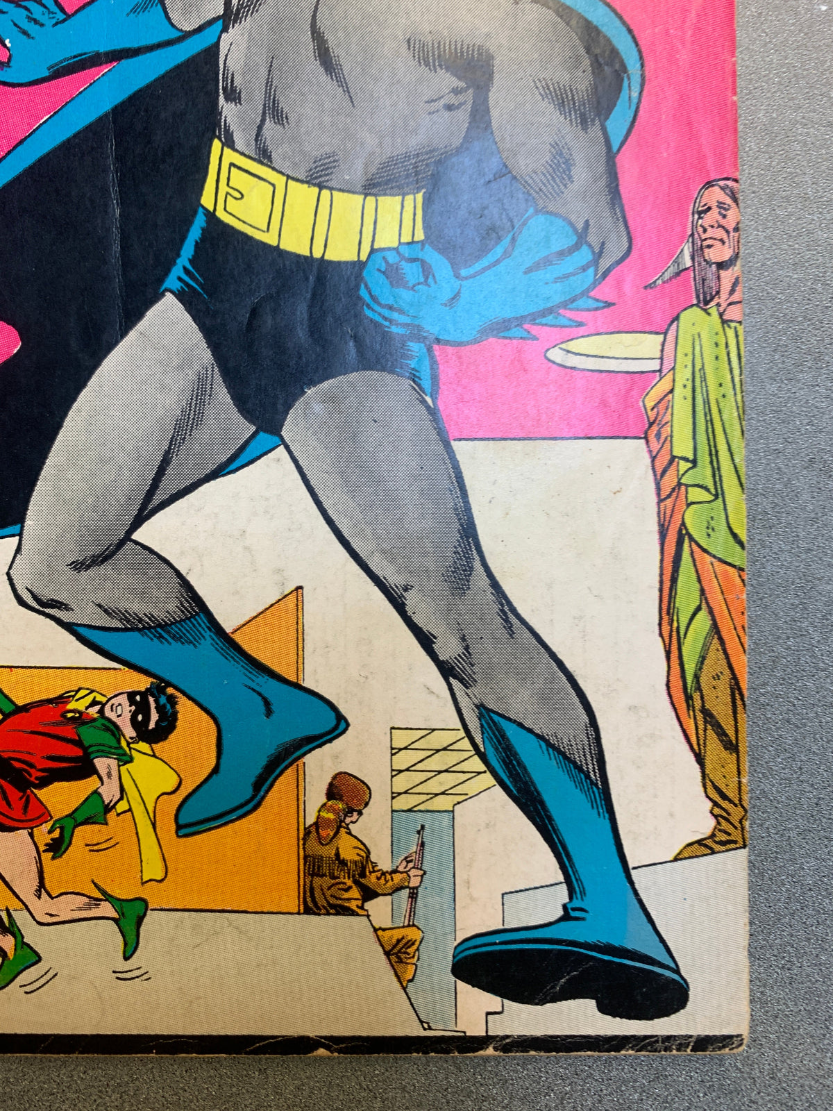 Museum Of Mixed-Up Men #331 (DC Comics, Detective Comics) product image 2, provided for visual reference and product detail