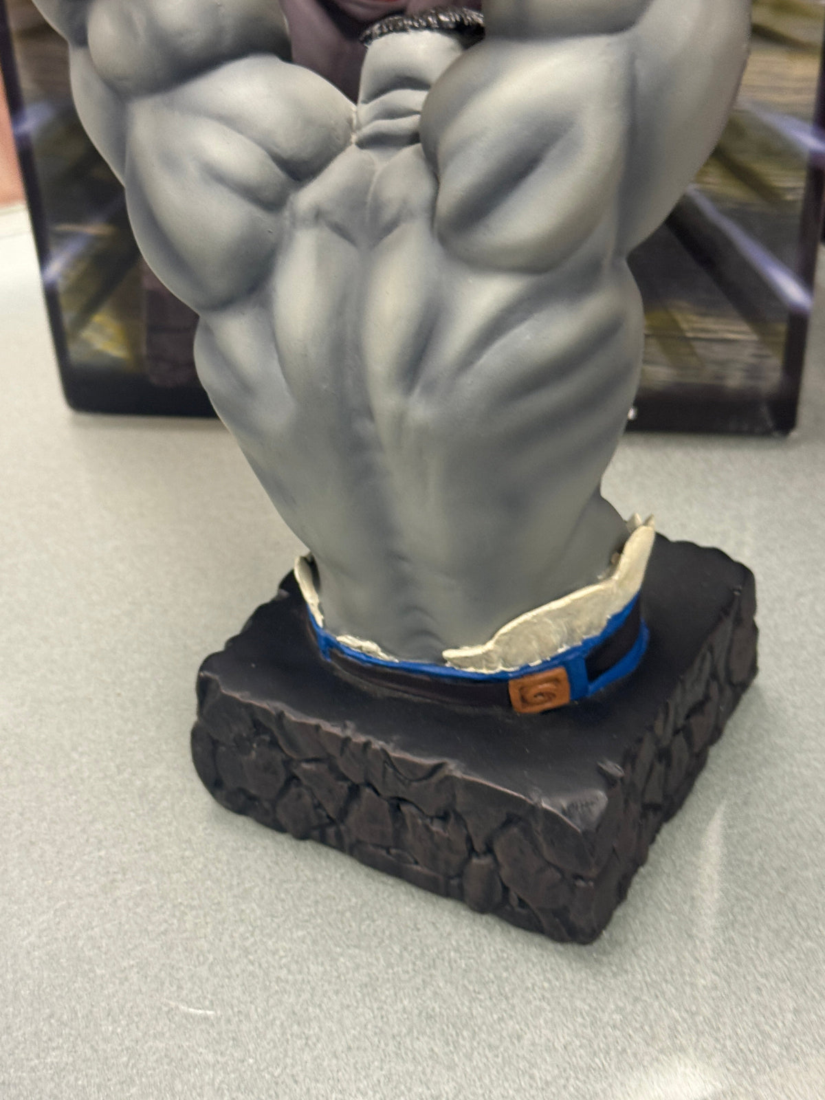 Grey Hulk Statue (Marvel Incredible Hulk, Dynamic Forces) Open Box product image 8, provided for visual reference and