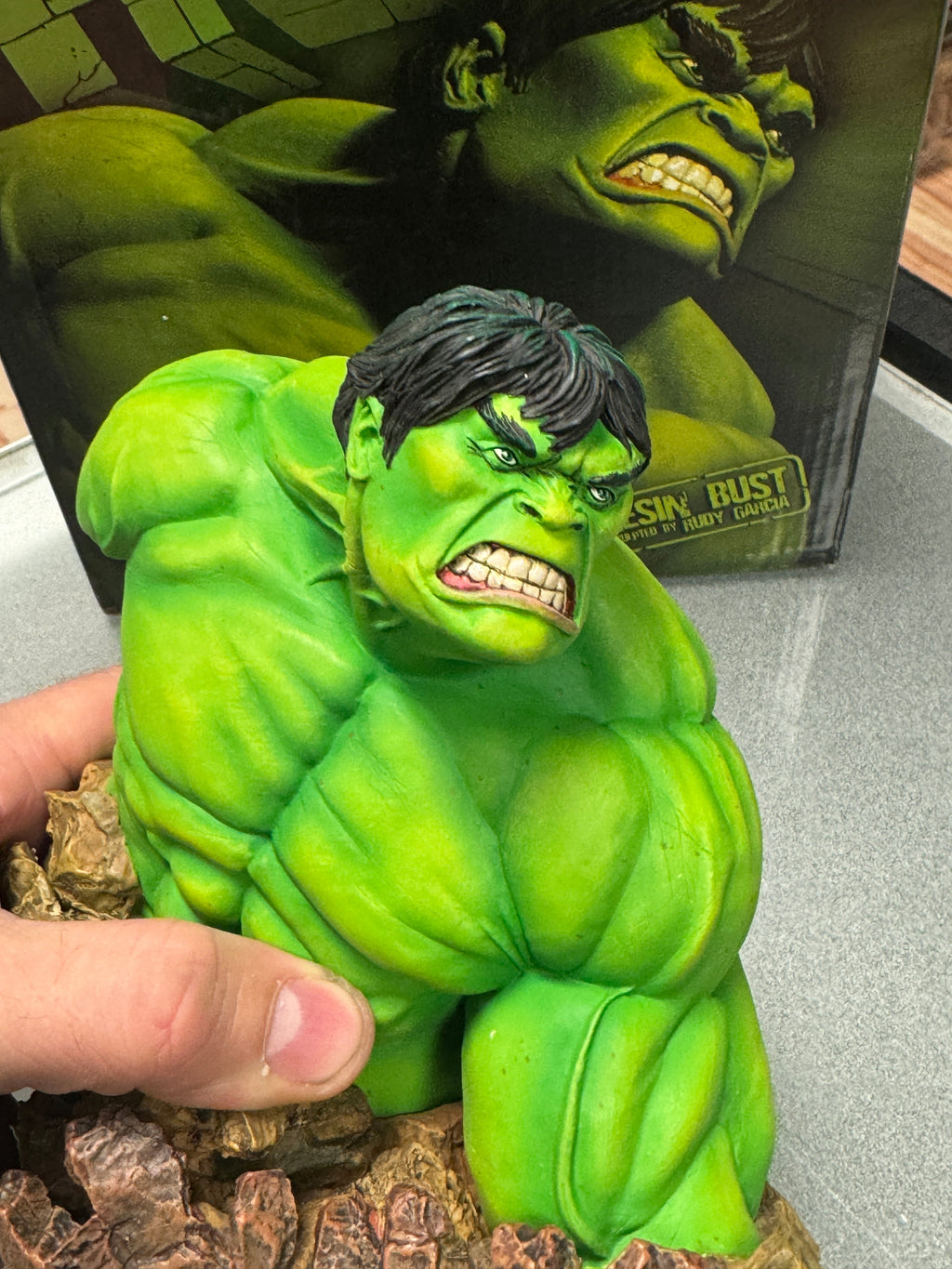Incredible Hulk Resin Bust Statue (Marvel, Diamond Select) open Box product image 5, provided for visual reference and