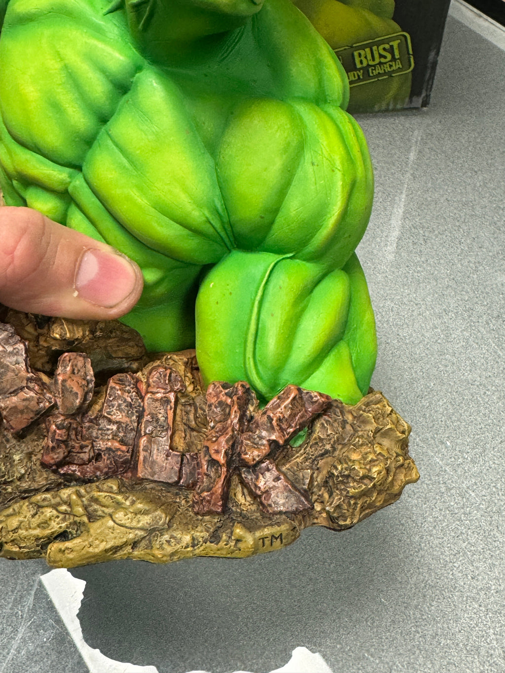 Incredible Hulk Resin Bust Statue (Marvel, Diamond Select) open Box product image 6, provided for visual reference and