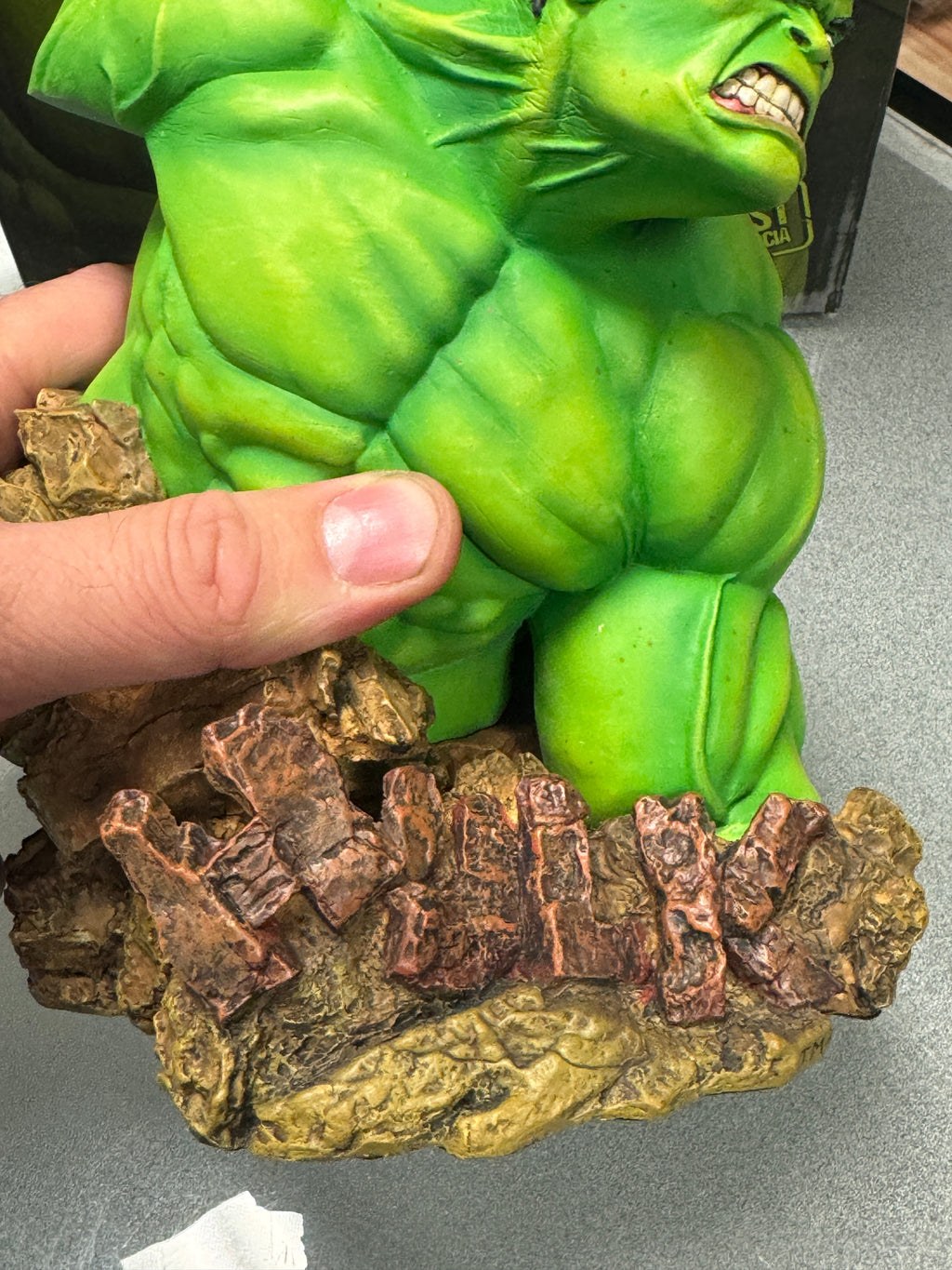 Incredible Hulk Resin Bust Statue (Marvel, Diamond Select) open Box product image 7, provided for visual reference and