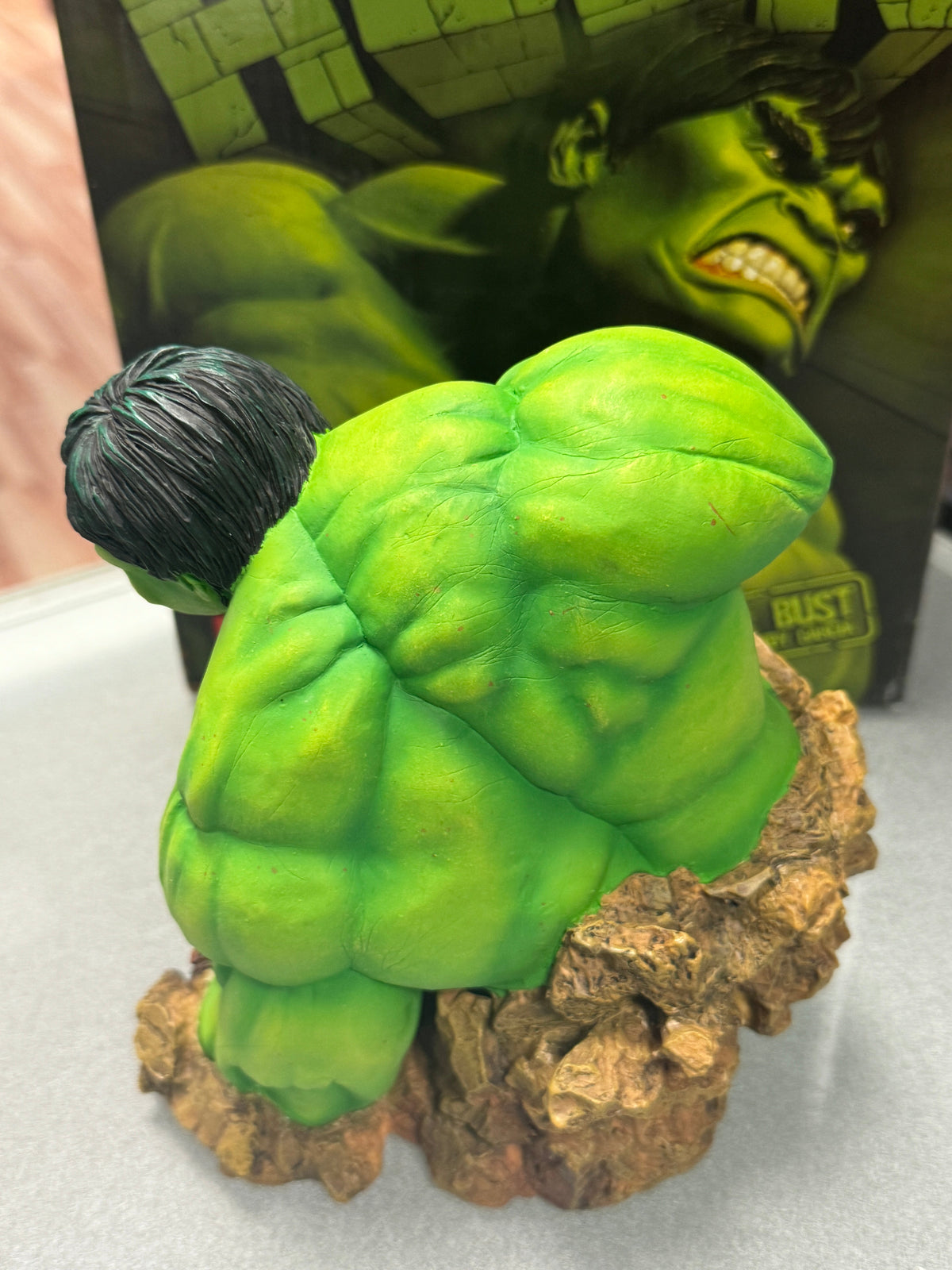 Incredible Hulk Resin Bust Statue (Marvel, Diamond Select) open Box product image 10, provided for visual reference and