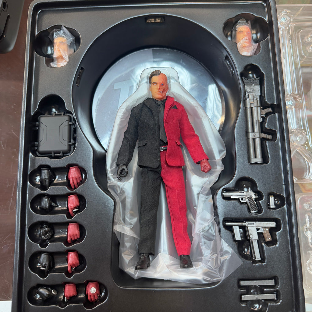 Two-Face (DC, Mezco One:12) Complete product image 5, provided for visual reference and product detail review