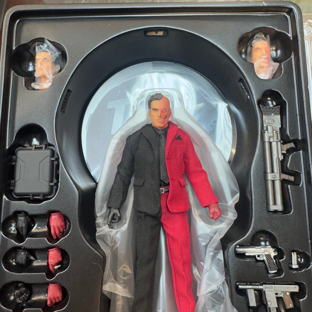 Two-Face (DC, Mezco One:12) Complete product image 6, provided for visual reference and product detail review