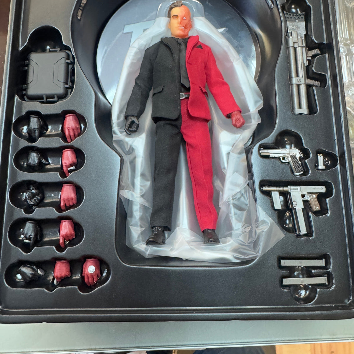 Two-Face (DC, Mezco One:12) Complete product image 7, provided for visual reference and product detail review