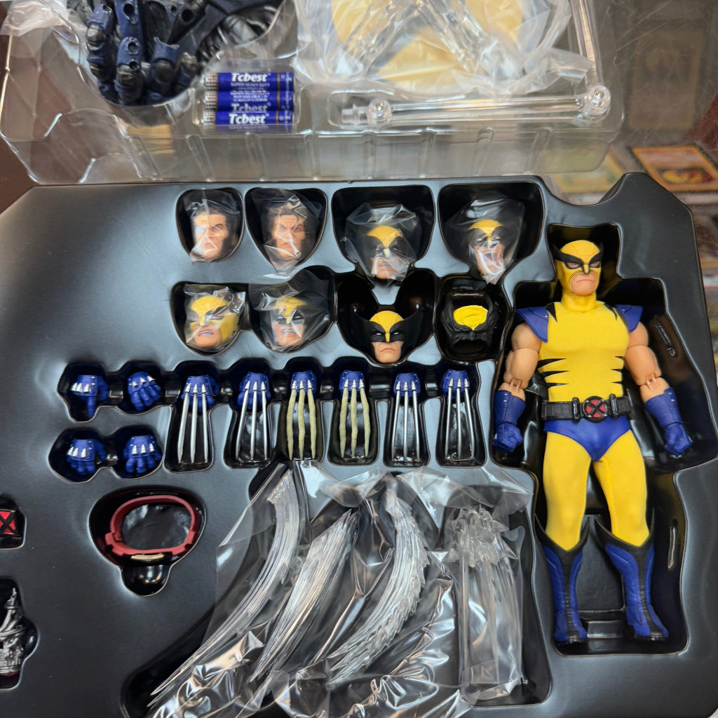 Wolverine Deluxe Edition (Marvel, Mezco One:12) Complete product image 5, provided for visual reference and product detail