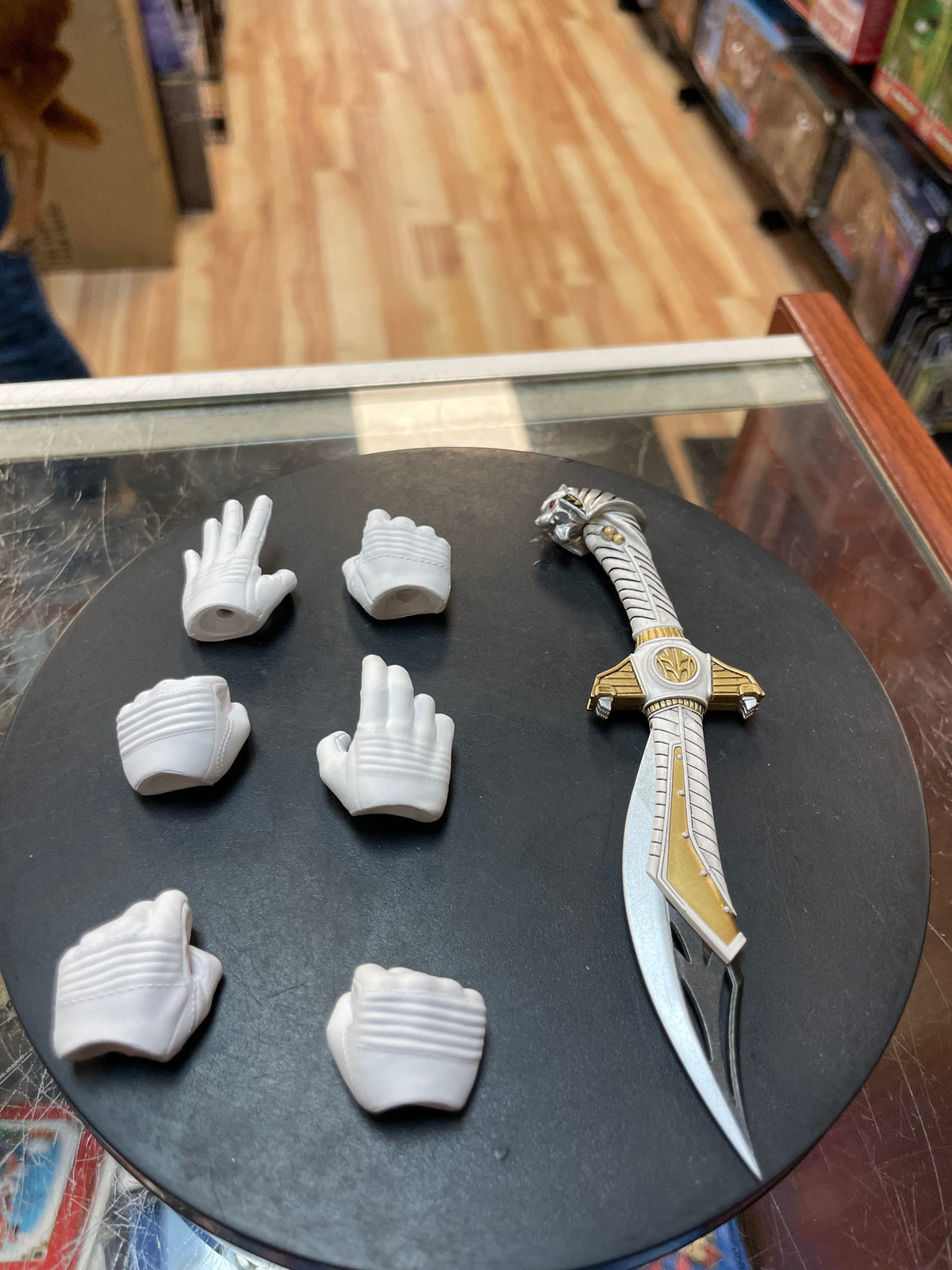 White Ranger 1/6 Scale (Threezero, MMPR Power Rangers) COMPLETE product image 2, provided for visual reference and product